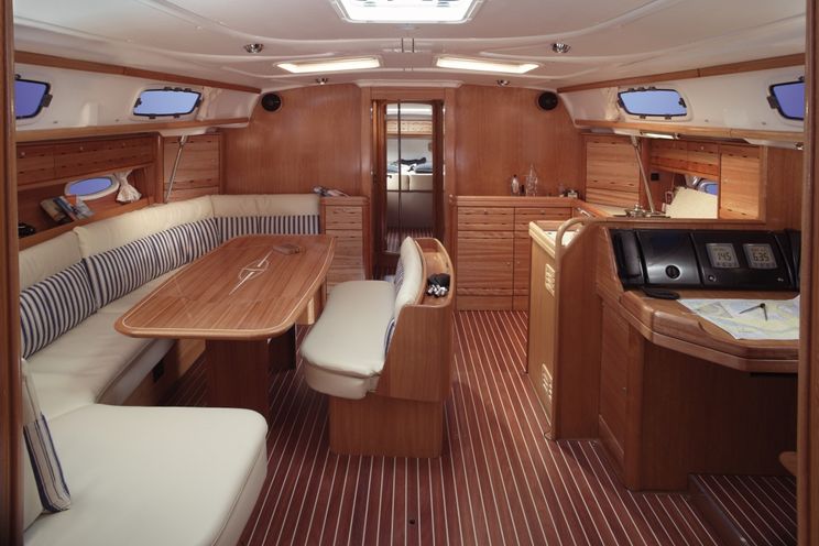 Charter Yacht Bavaria 50 - 2013 - 5 Cabins