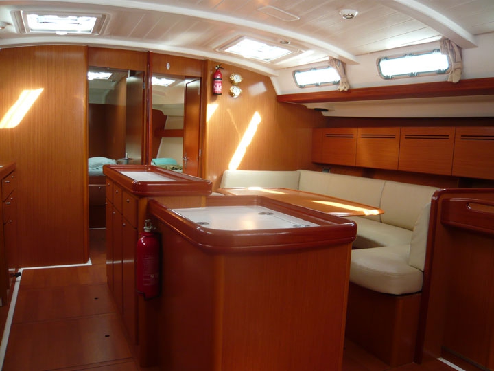 Charter Yacht ISLE DANCE II