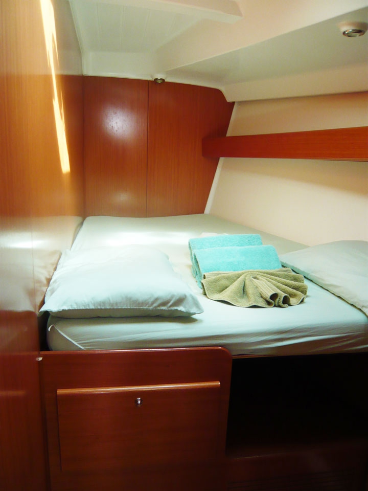 Charter Yacht ISLE DANCE II