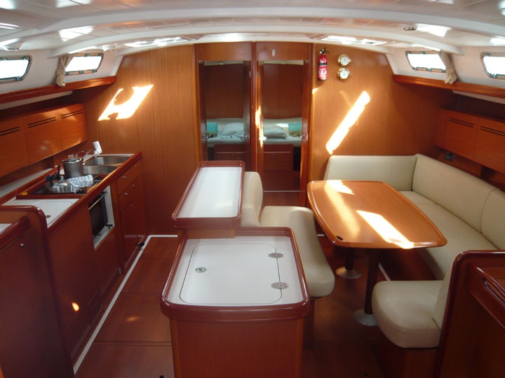 Charter Yacht ISLE DANCE II