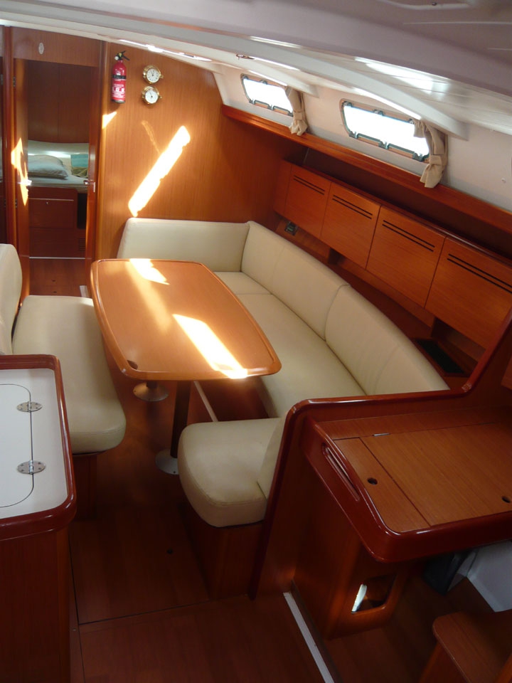 Charter Yacht ISLE DANCE II