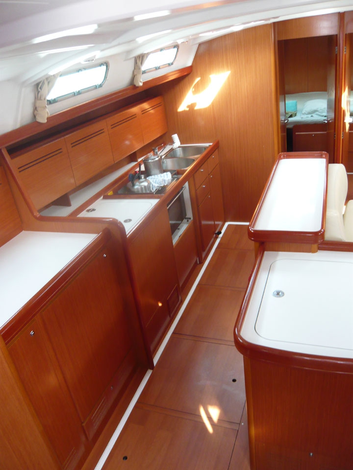 Charter Yacht ISLE DANCE II