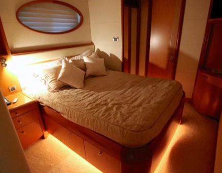 Charter Yacht Lazzara 84 - 5 Cabins - Miami Day Boat Rental - South Beach - Biscayne Bay Miami - Miami - Florida