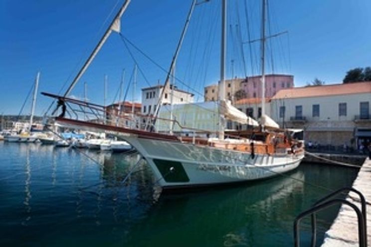 Charter Yacht AEGEAN SCHATZ - Custom Build - 5 Cabins - Athens - Mykonos - Lefkas