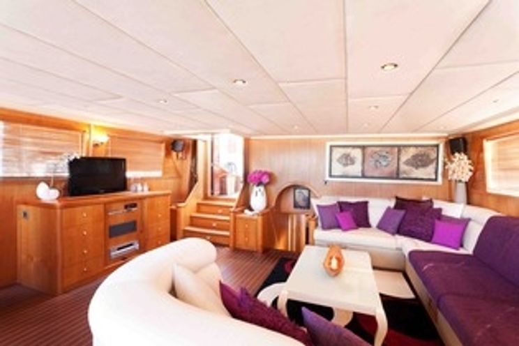 Charter Yacht AEGEAN SCHATZ - Custom Build - 5 Cabins - Athens - Mykonos - Lefkas