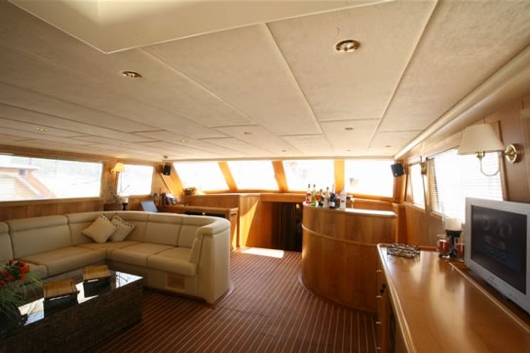 Charter Yacht AEGEAN SCHATZ - Custom Build - 5 Cabins - Athens - Mykonos - Lefkas
