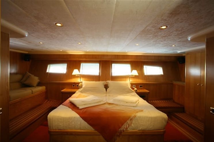 Charter Yacht AEGEAN SCHATZ - Custom Build - 5 Cabins - Athens - Mykonos - Lefkas
