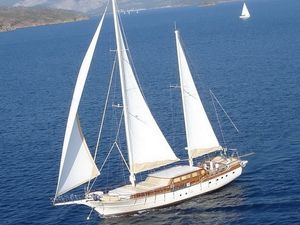 AEGEAN SCHATZ - Custom Build - 5 Cabins - Athens - Mykonos - Lefkas AEGEAN SCHATZ - Custom Build - 5 Cabins - Athens - Mykonos - Lefkas