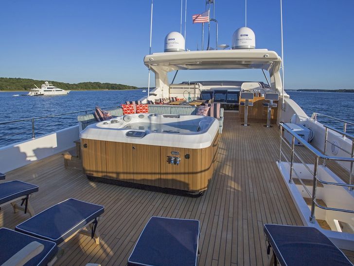 Ferretti 108 Alandrea Jacuzzi Ferretti 108 Alandrea Jacuzzi