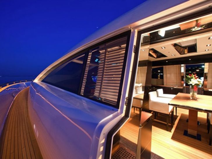 ALEMIA Italcraft 105 - side walkway at night ALEMIA Italcraft 105 - side walkway at night