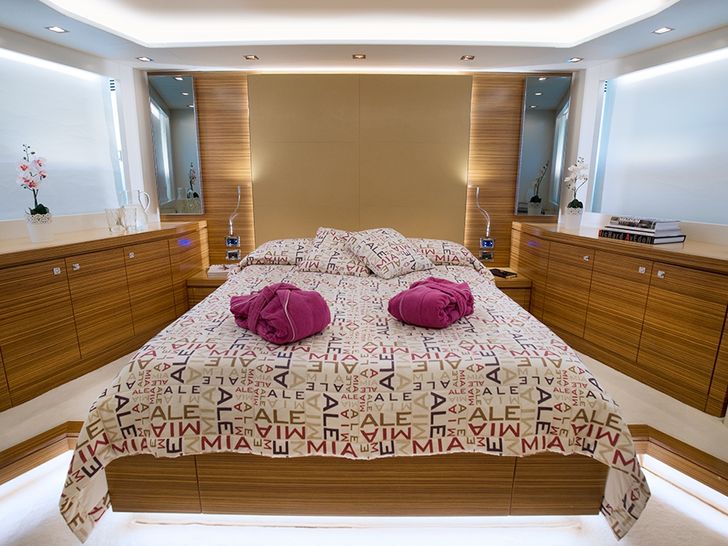 ALEMIA Italcraft 105 - VIP cabin ALEMIA Italcraft 105 - VIP cabin