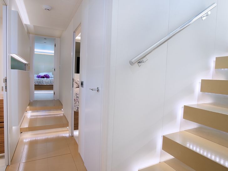 ALEMIA Italcraft 105 - staircase to the cabins ALEMIA Italcraft 105 - staircase to the cabins