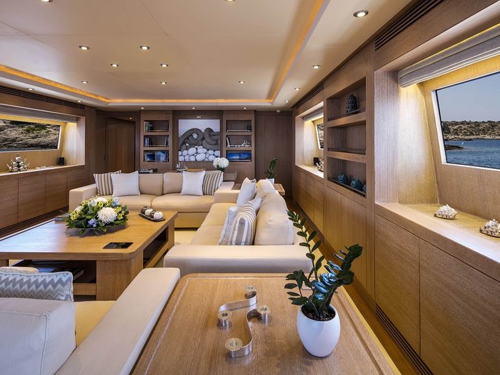 ALEXIA AV - Crewed Motor Yacht - Salon