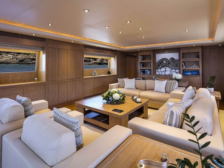ALEXIA AV - Crewed Motor Yacht - Salon ALEXIA AV - Crewed Motor Yacht - Salon