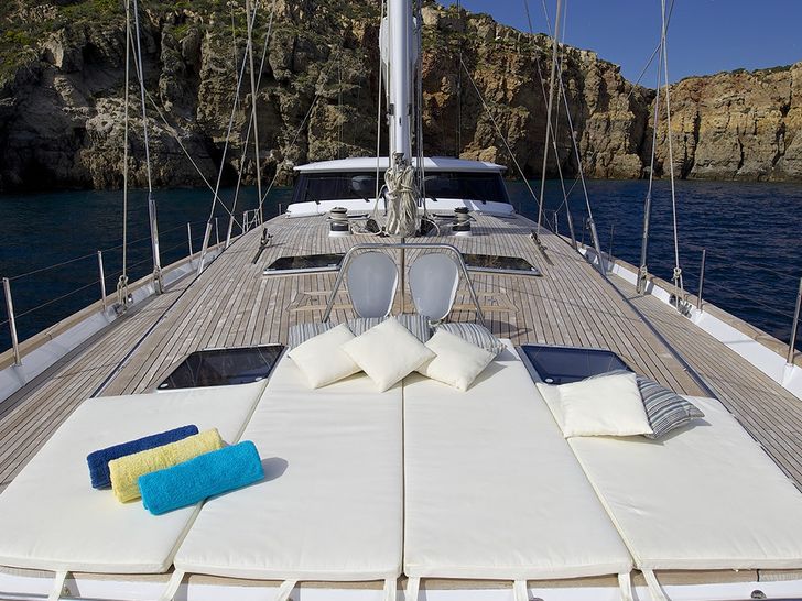 ALLURE - Sterling Yachts 133 ALLURE - Sterling Yachts 133