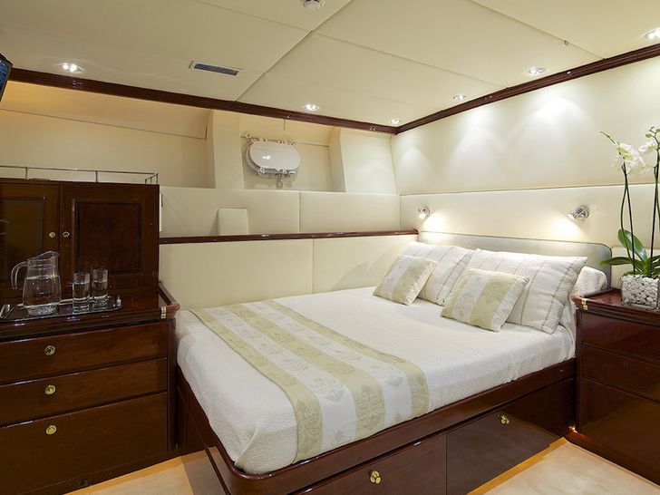 ALLURE - Sterling Yachts 133 ALLURE - Sterling Yachts 133