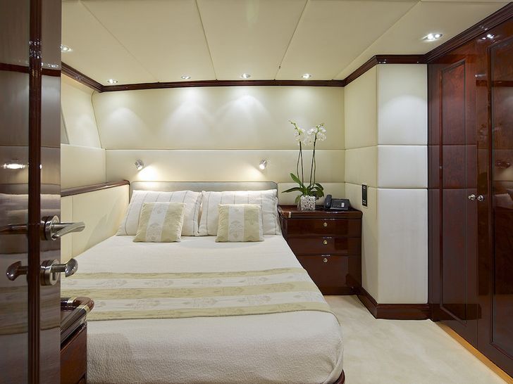 ALLURE - Sterling Yachts 133 ALLURE - Sterling Yachts 133