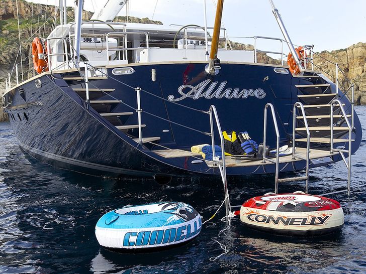 ALLURE - Sterling Yachts 133 ALLURE - Sterling Yachts 133