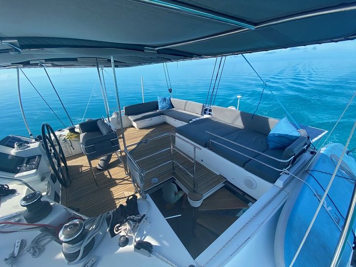 flybridge seating area flybridge seating area