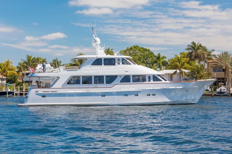 Charter Yacht ANNDRIANNA - Rayburn 92 - 3 Cabins - Nassau - Exumas - Bahamas