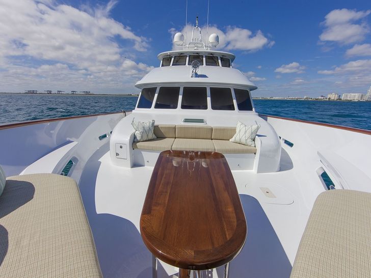 ANNDRIANNA Rayburn 92 - foredeck ANNDRIANNA Rayburn 92 - foredeck