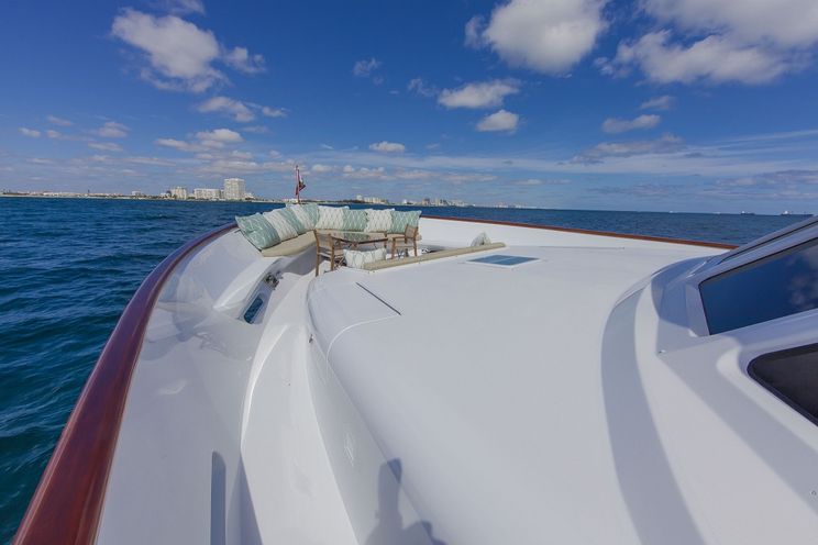 Charter Yacht ANNDRIANNA - Rayburn 92 - 3 Cabins - Nassau - Exumas - Bahamas