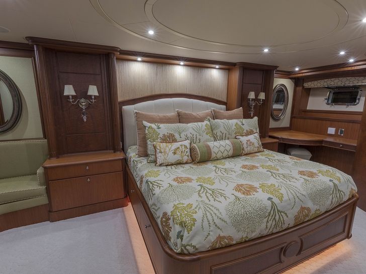 ANNDRIANNA Rayburn 92 - master cabin ANNDRIANNA Rayburn 92 - master cabin