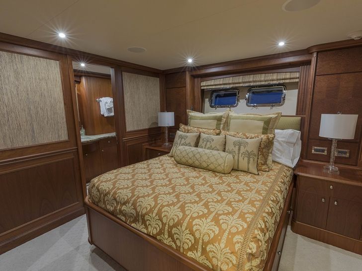 ANNDRIANNA Rayburn 92 - VIP cabin 1 ANNDRIANNA Rayburn 92 - VIP cabin 1