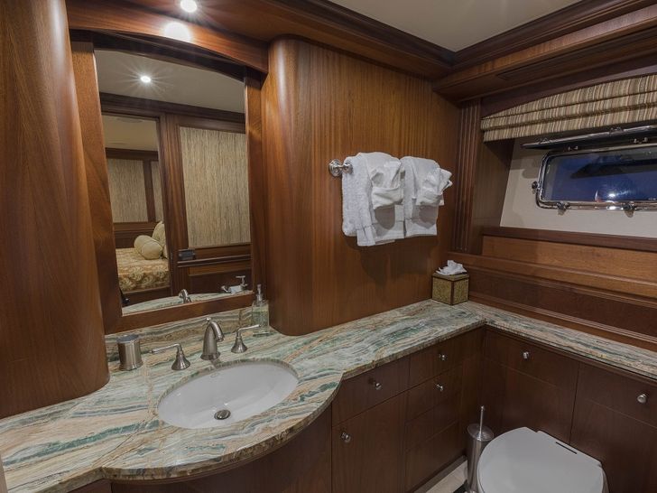 ANNDRIANNA Rayburn 92 - VIP cabin bathroom ANNDRIANNA Rayburn 92 - VIP cabin bathroom
