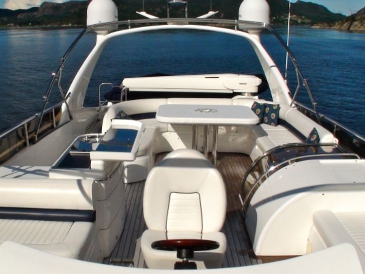 ANNE VIKING Princess 84 Luxury Motoryacht Flybridge ANNE VIKING Princess 84 Luxury Motoryacht Flybridge