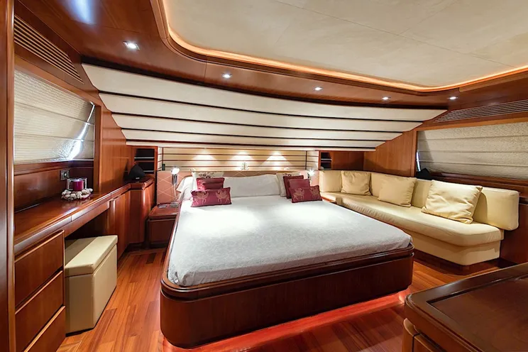 Charter Yacht ANNE MARIE - Ferretti Custom Line 97 - 4 Cabins - Naples - Capri - Positano - Amalfi Coast - Italy