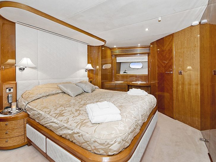 ANNE VIKING Princess 84 Luxury Motoryacht VIP Cabin