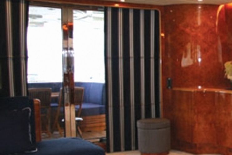 Charter Yacht MAGENTA I - Leopard 26 Flybridge - 4 Cabins - Cannes - Antibes - Nice