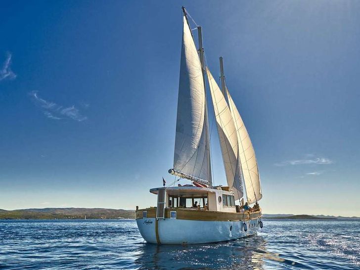 ARDURA - Custom 28m ARDURA - Custom 28m
