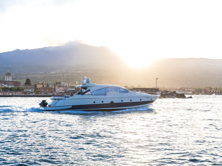 ARWEN Aicon 72SL Luxury Motoryacht Sunset ARWEN Aicon 72SL Luxury Motoryacht Sunset
