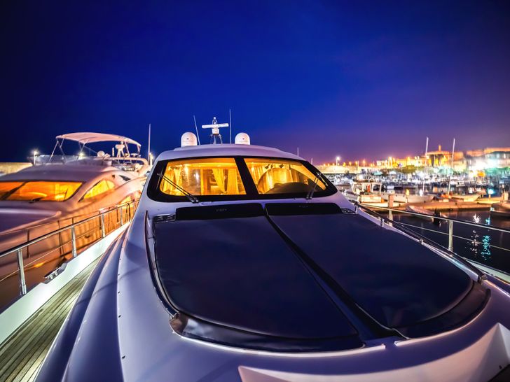 ARWEN Aicon 72SL Luxury Motoryacht Bow