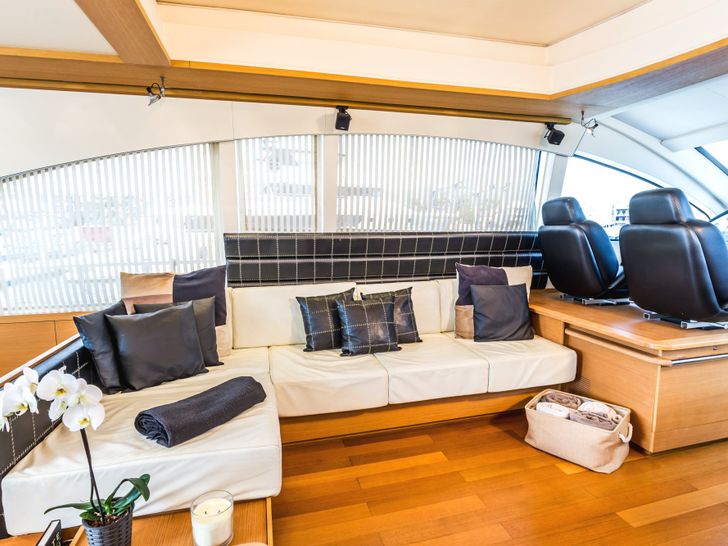ARWEN Aicon 72SL Luxury Motoryacht Lounge ARWEN Aicon 72SL Luxury Motoryacht Lounge