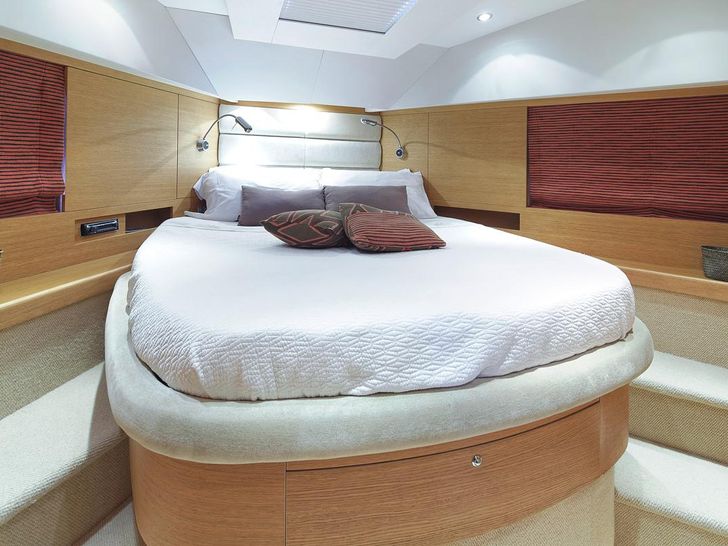 ARWEN Aicon 72SL Luxury Motoryacht Master Cabin ARWEN Aicon 72SL Luxury Motoryacht Master Cabin
