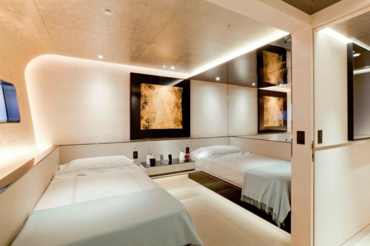 Charter Yacht ASLEC 4 - Rossinavi 45m - 5 Cabins - Naples - Cannes - Monaco - Corsica - Sardinia