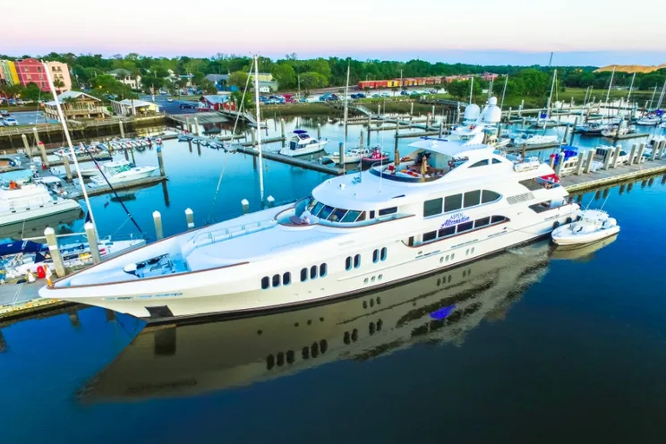 Charter Yacht ASPEN ALTERNATIVE - Trinity Yachts 164 - 5 Cabins - Bahamas - Nassau - Alaska - Costa Rica