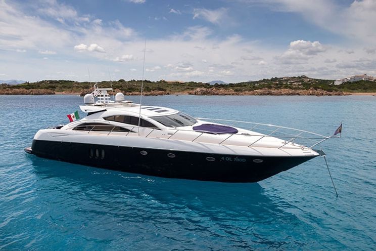 Charter Yacht ASPIRE OF LONDON - Sunseeker Predator 72 - 4 Cabins - Porto Cervo - Poltu Quatu - Olbia - Sardinia - Corsica