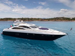 ASPIRE OF LONDON - Sunseeker Predator 72 - 4 Cabins - Porto Cervo - Poltu Quatu - Olbia - Sardinia - Corsica