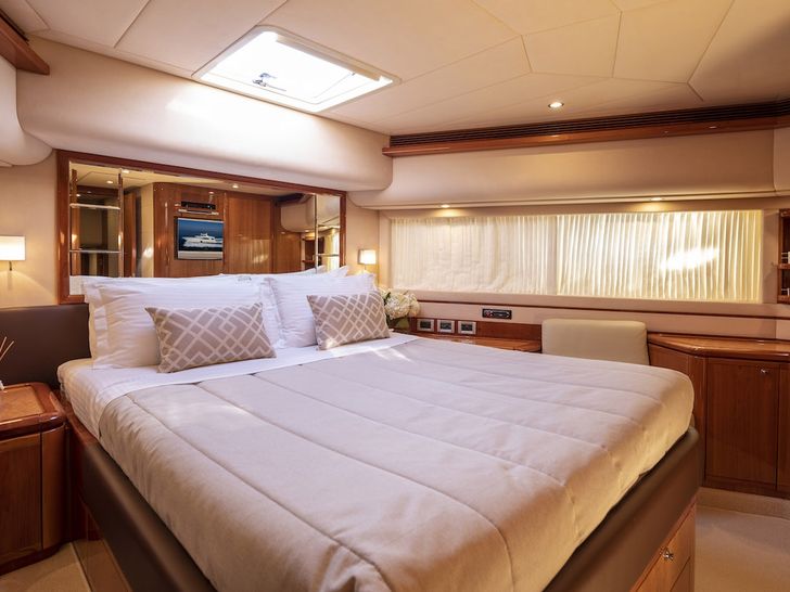 ASTARTE Ferretti Motor Yacht VIP Cabin