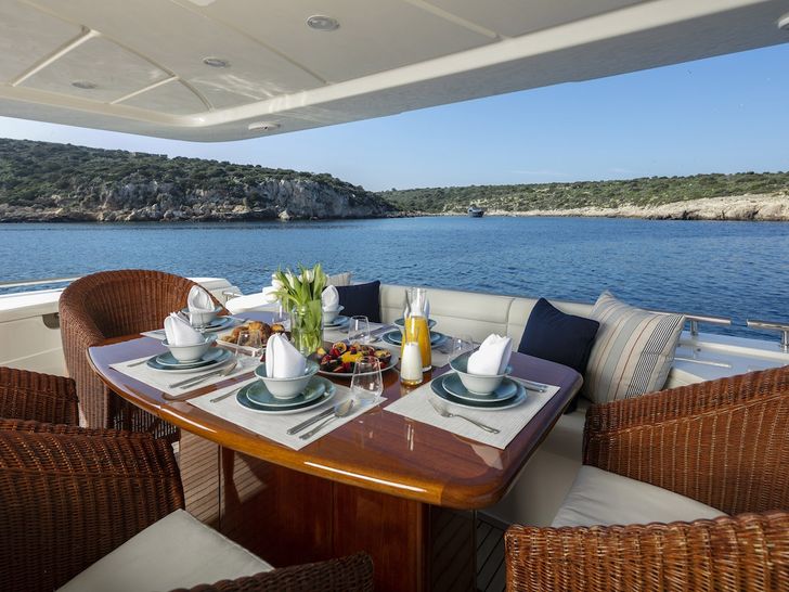 ASTARTE Ferretti Motor Yacht Main Dining ASTARTE Ferretti Motor Yacht Main Dining