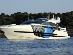 ASTRO - Baia 31m - 4 Cabins - Antibes - Cannes - Monaco - St Tropez ASTRO - Baia 31m - 4 Cabins - Antibes - Cannes - Monaco - St Tropez