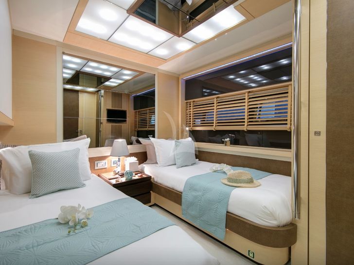 Twin cabin Twin cabin