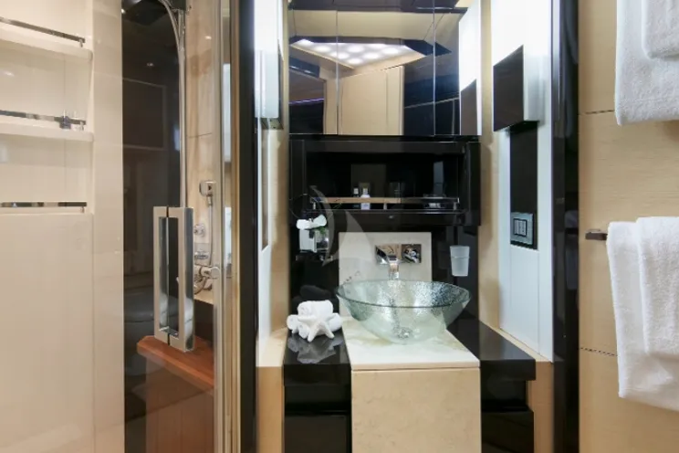 Charter Yacht ASTRO - Baia 31m - 4 Cabins - Antibes - Cannes - Monaco - St Tropez