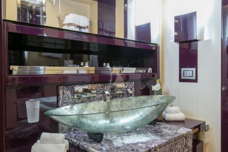 Charter Yacht ASTRO - Baia 31m - 4 Cabins - Antibes - Cannes - Monaco - St Tropez