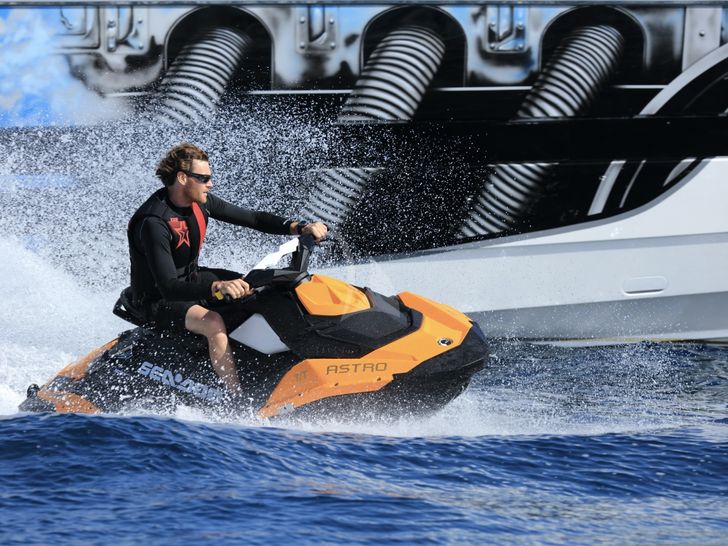 Jet ski