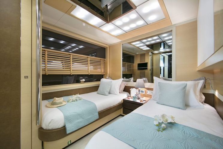 Charter Yacht ASTRO - Baia 31m - 4 Cabins - Antibes - Cannes - Monaco - St Tropez